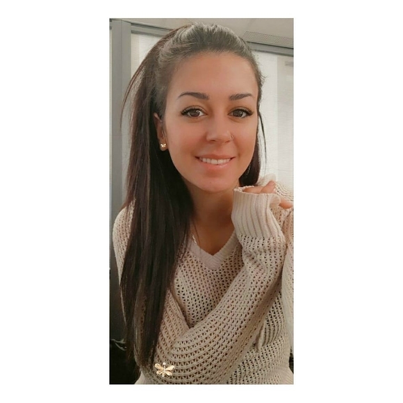 Meet your Posher, Joanie - Picture 1 of 1